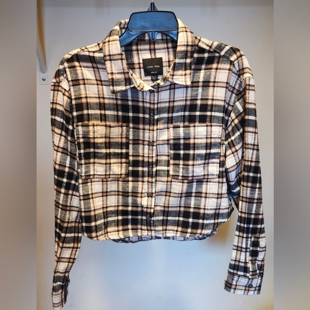 Love Tree Plaid Cropped Flannel Shacket Medium Button Front Shirt Jacket